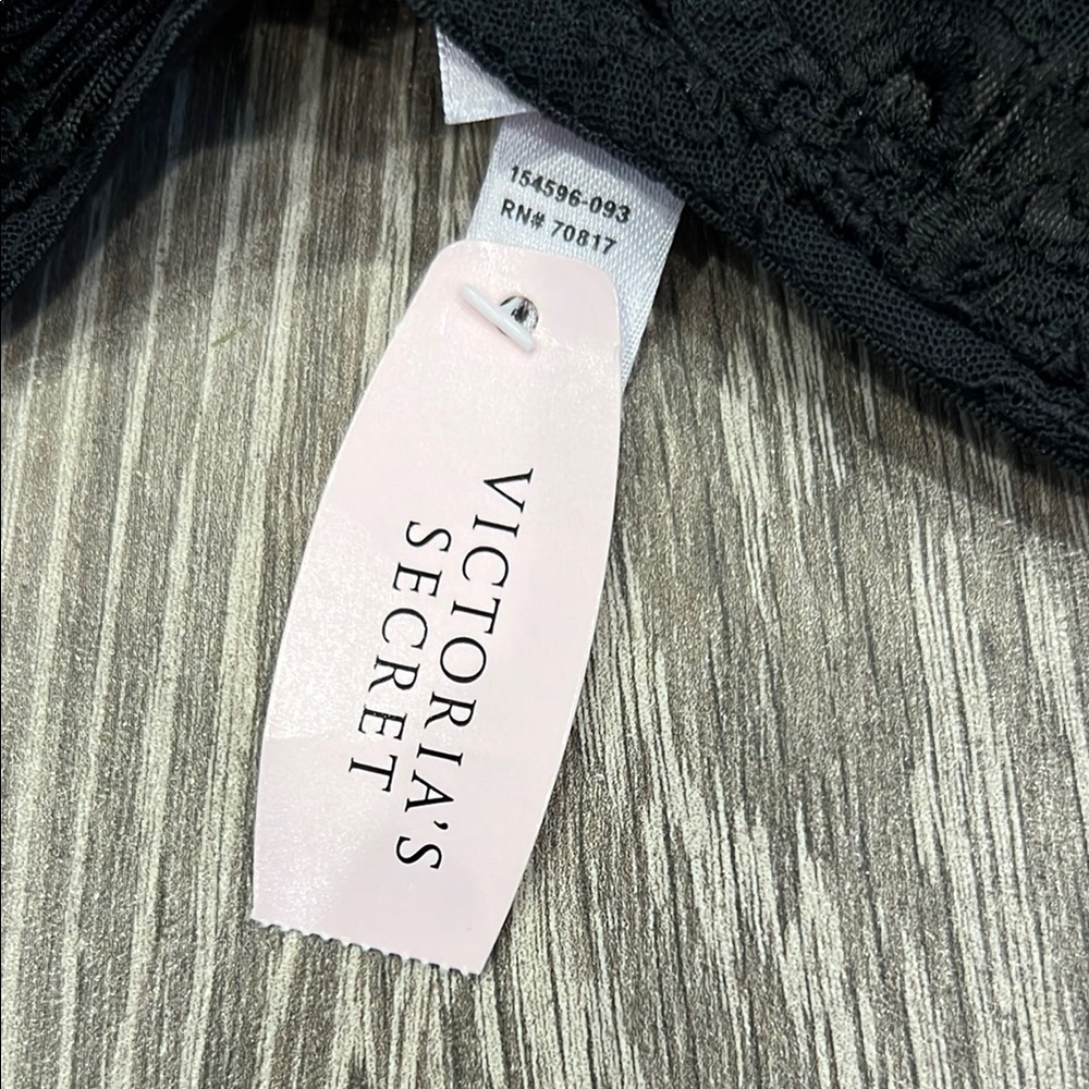 NWT Victoria’s Secret Pink and Black Embroidered Underwire Bra - Picture 2 of 8